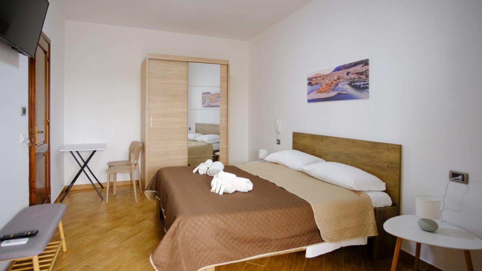 Sofia Rooms 卡斯泰拉马莱 外观 照片
