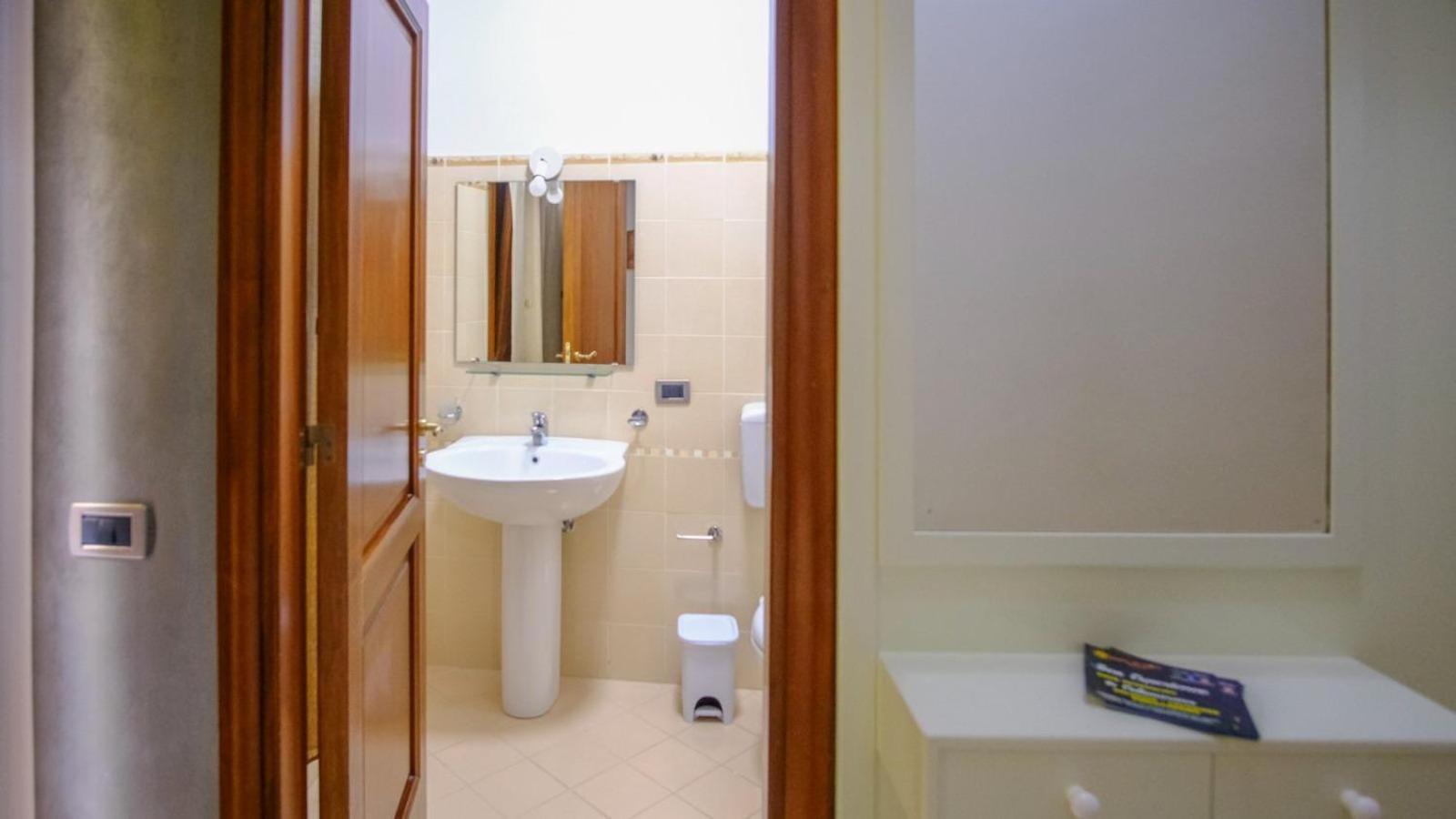 Sofia Rooms 卡斯泰拉马莱 外观 照片