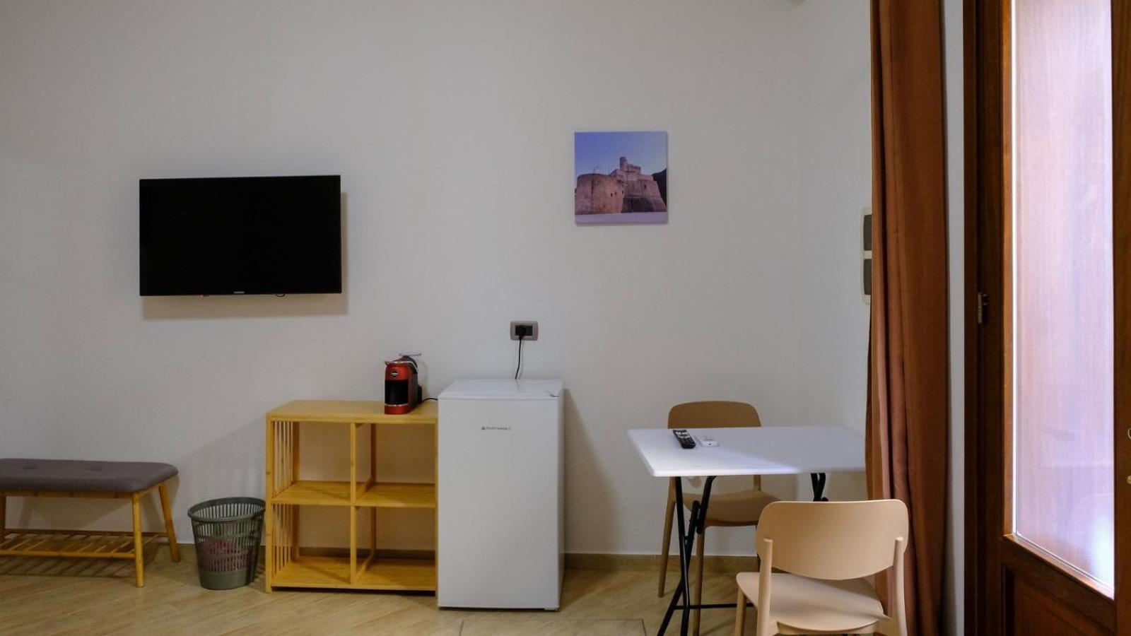 Sofia Rooms 卡斯泰拉马莱 外观 照片